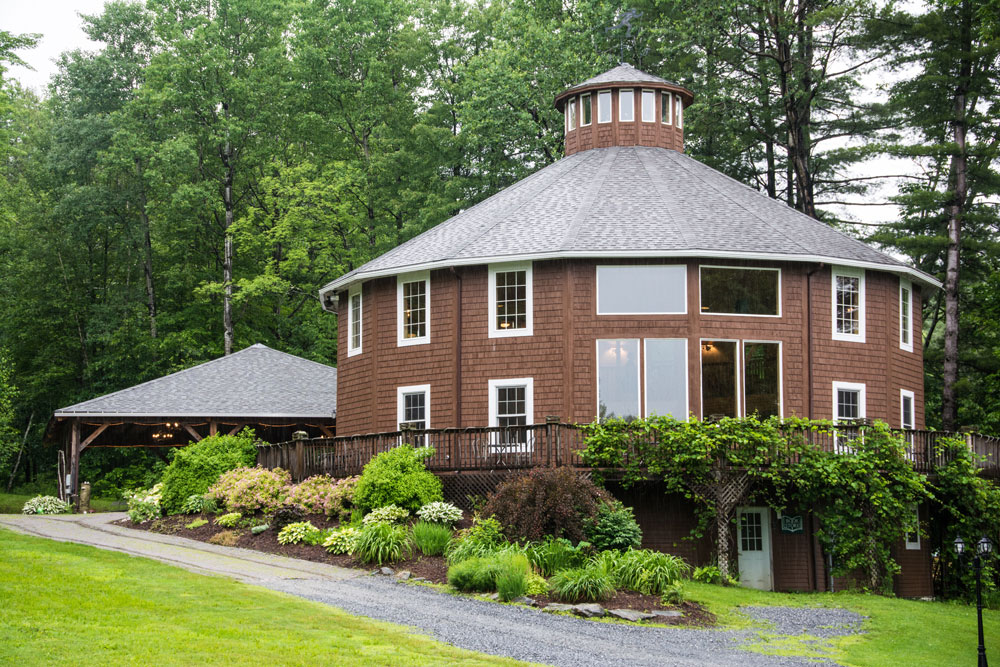 Sleepy Hollow Inn preview